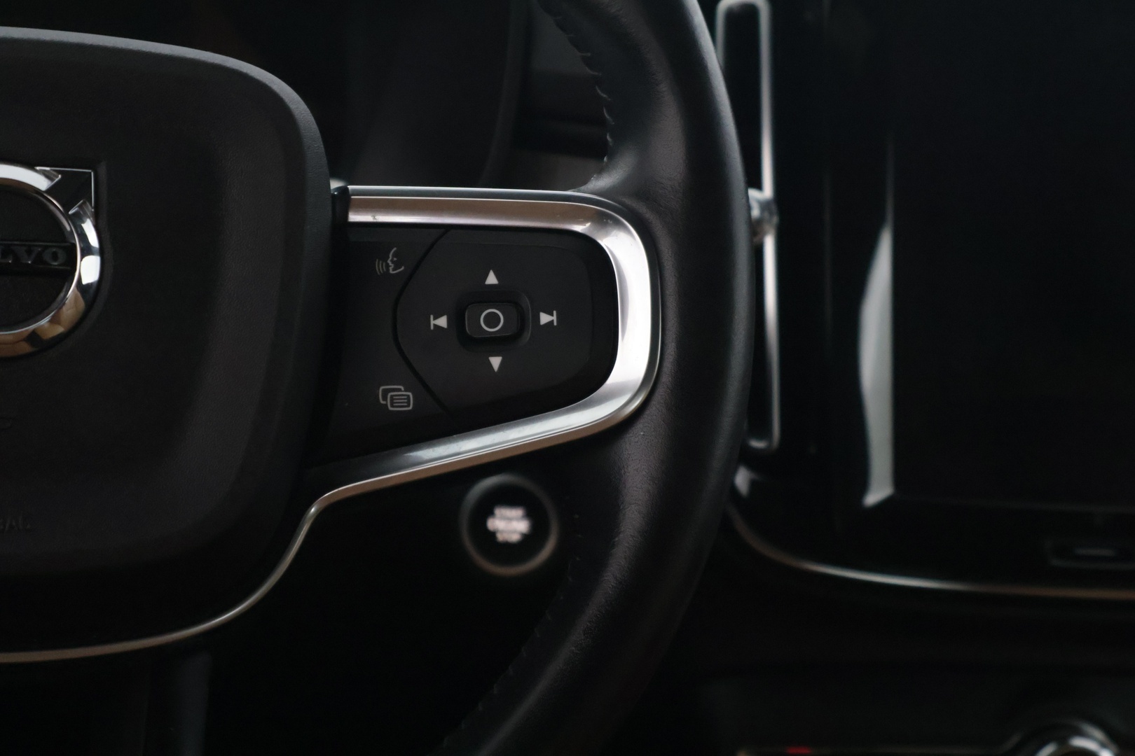 VOLVO XC40 2021