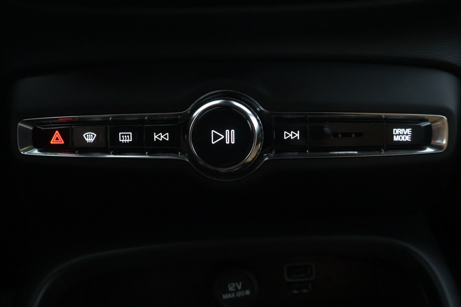 VOLVO XC40 2021