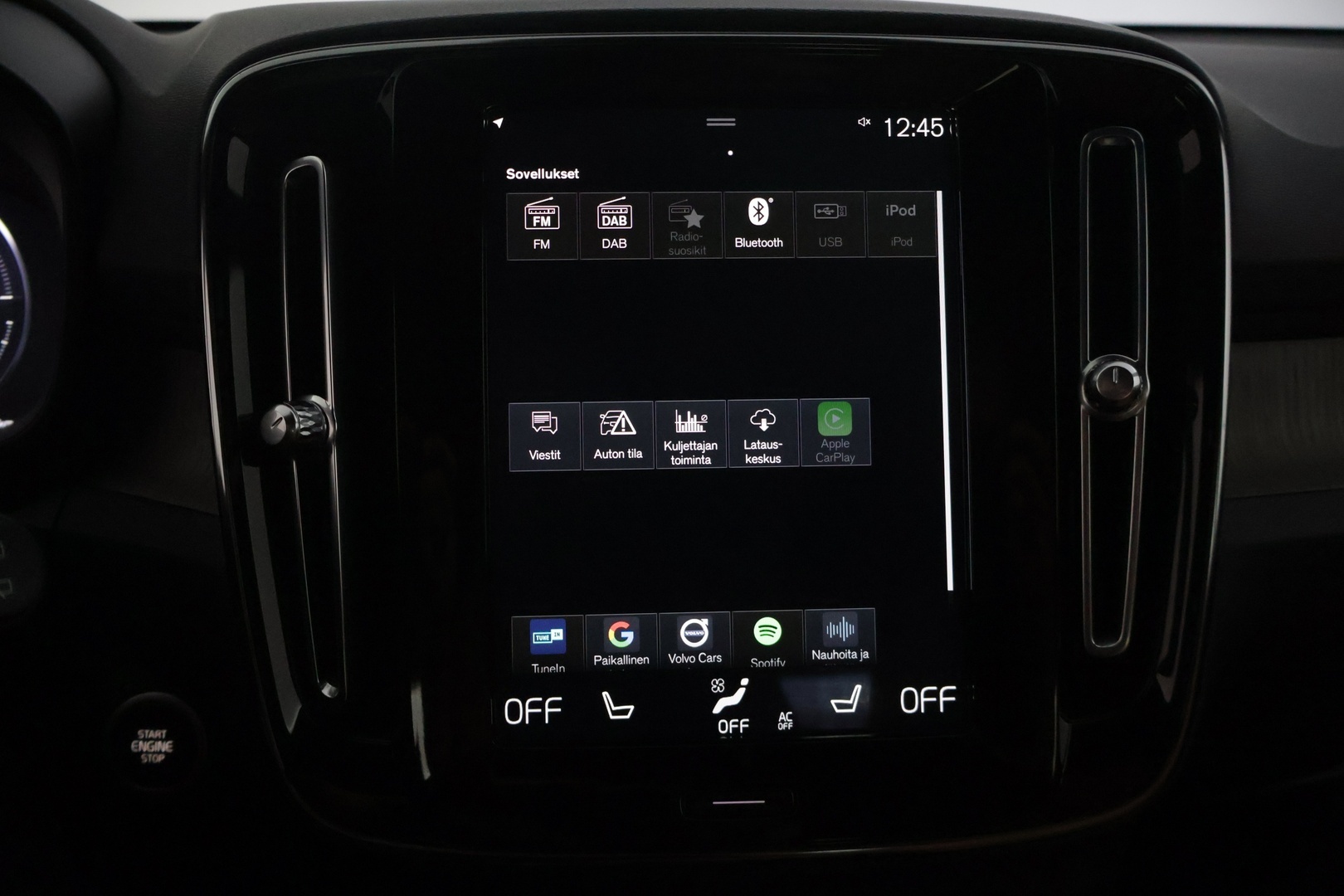 VOLVO XC40 2021