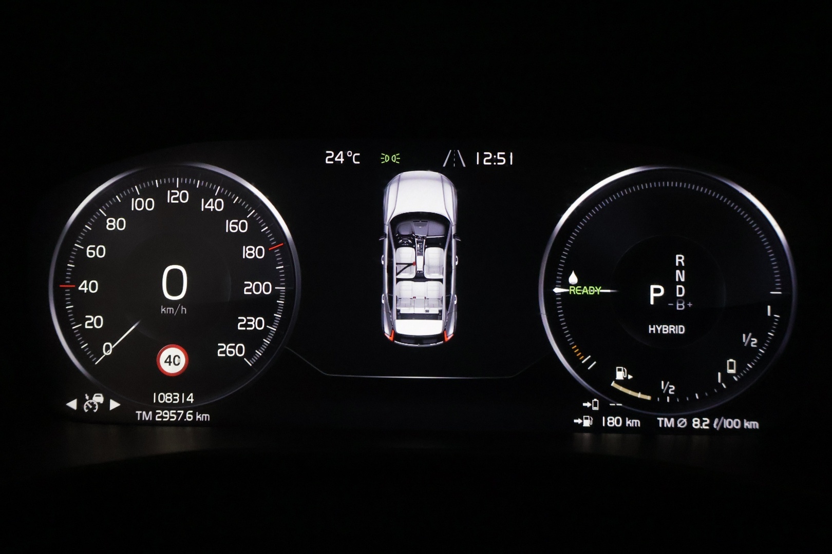 VOLVO XC40 2021