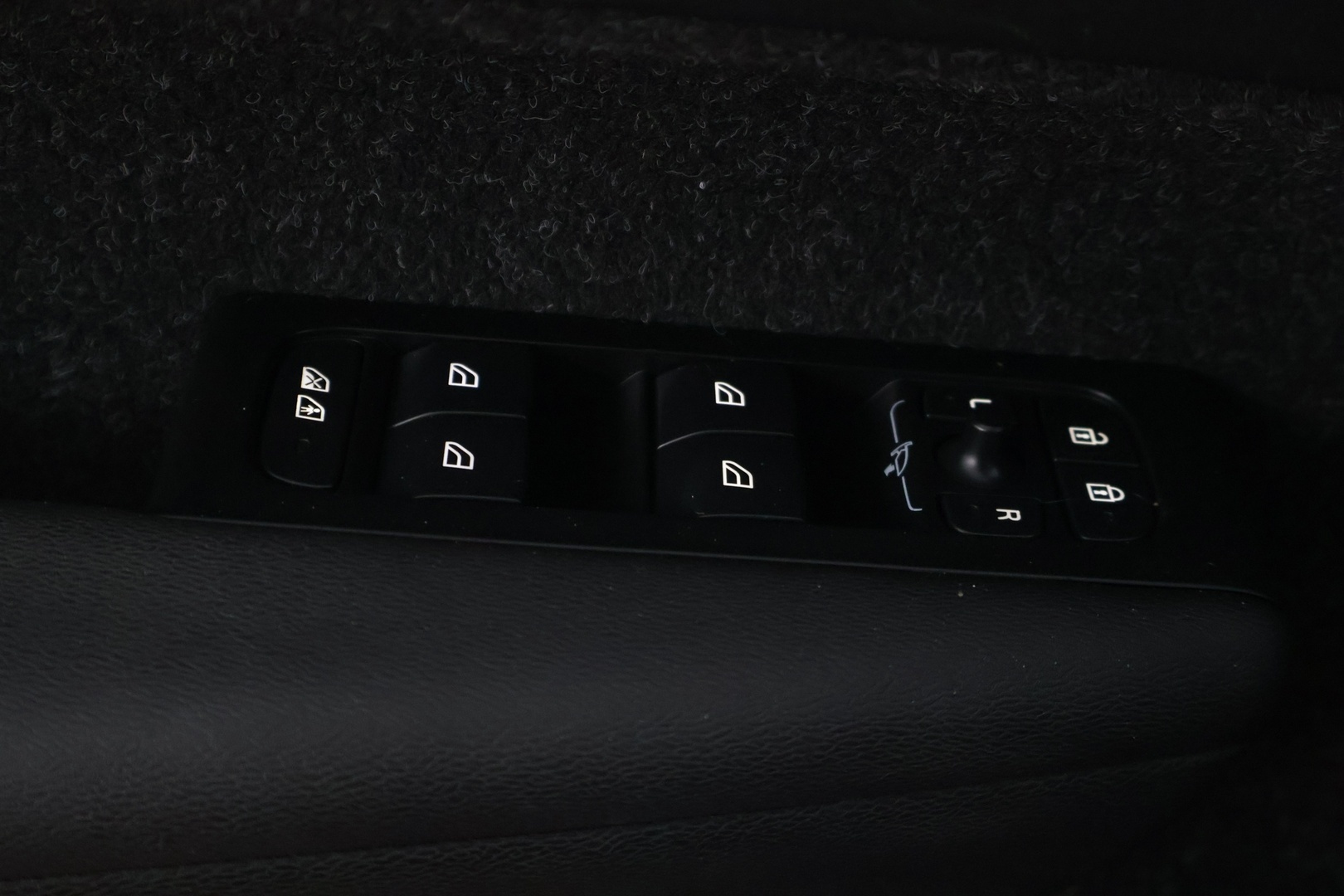 VOLVO XC40 2021