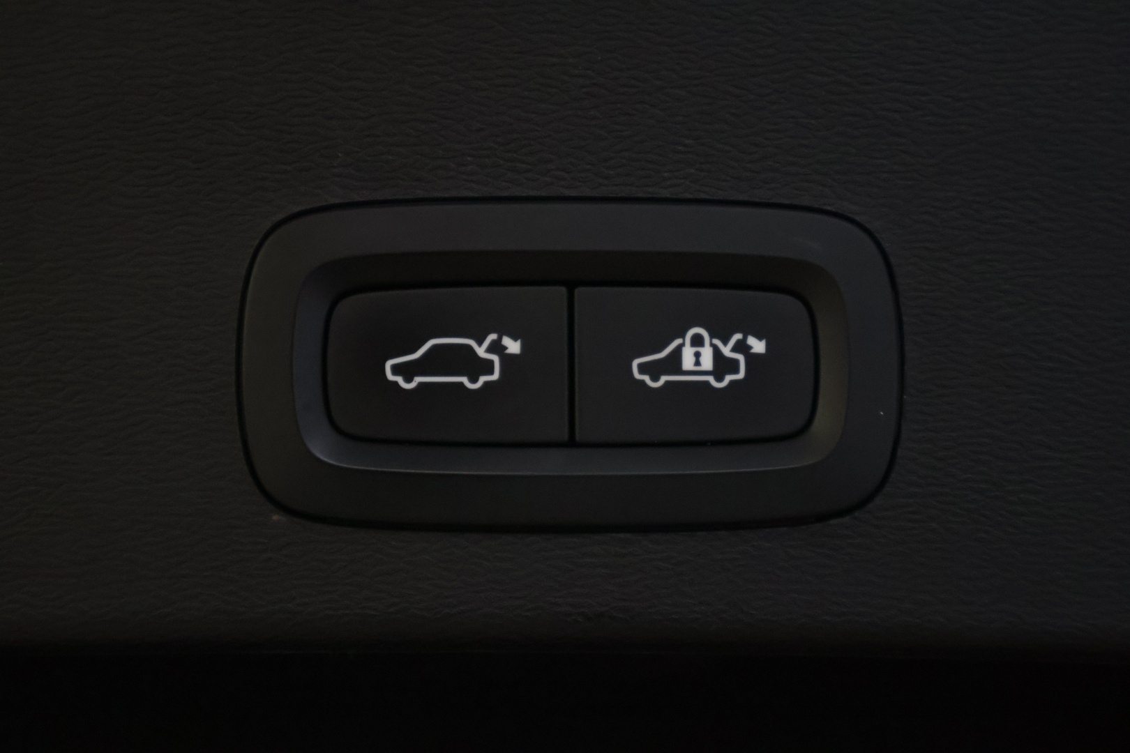 VOLVO XC40 2021