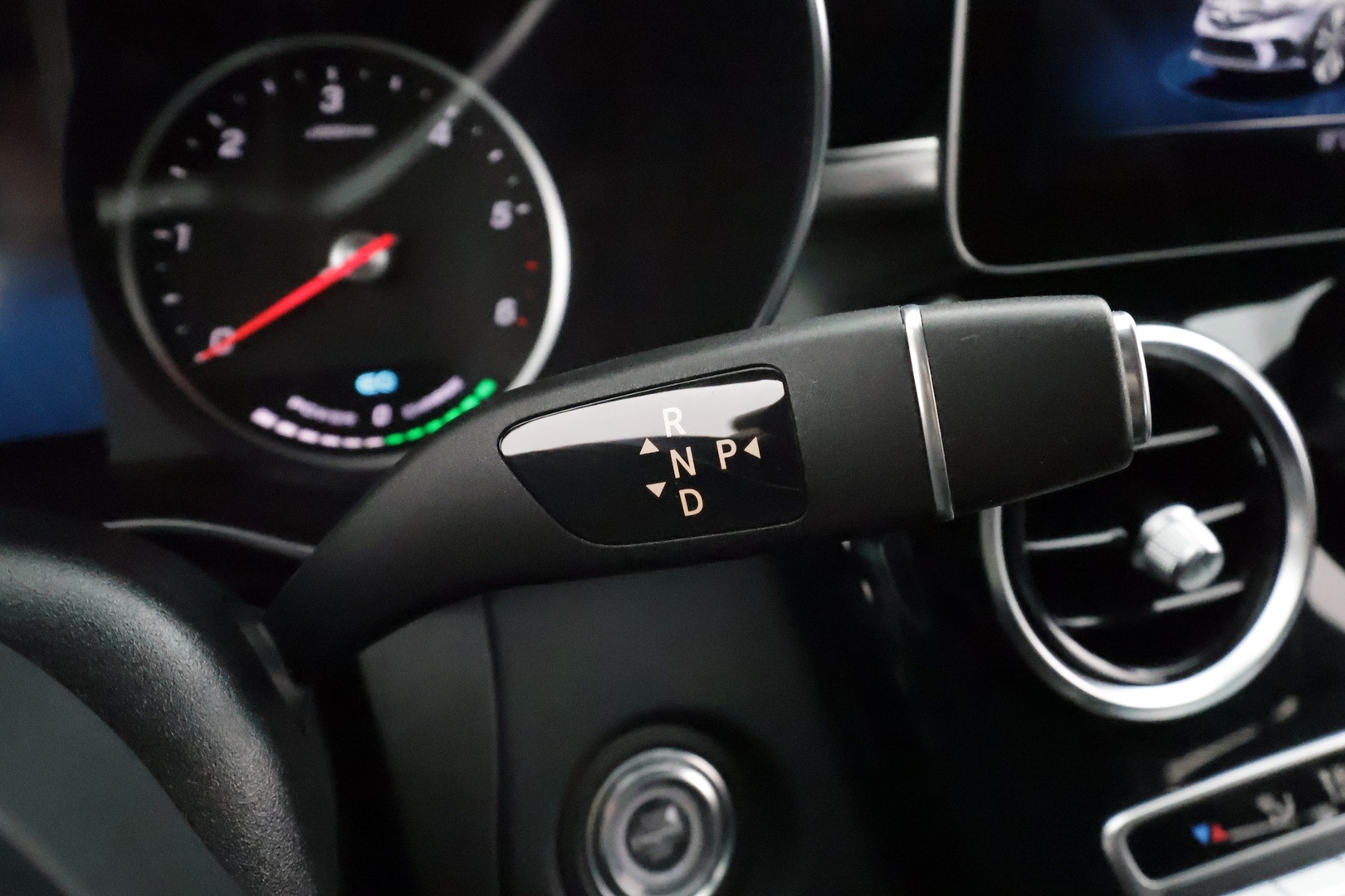 MERCEDES-BENZ C 2020