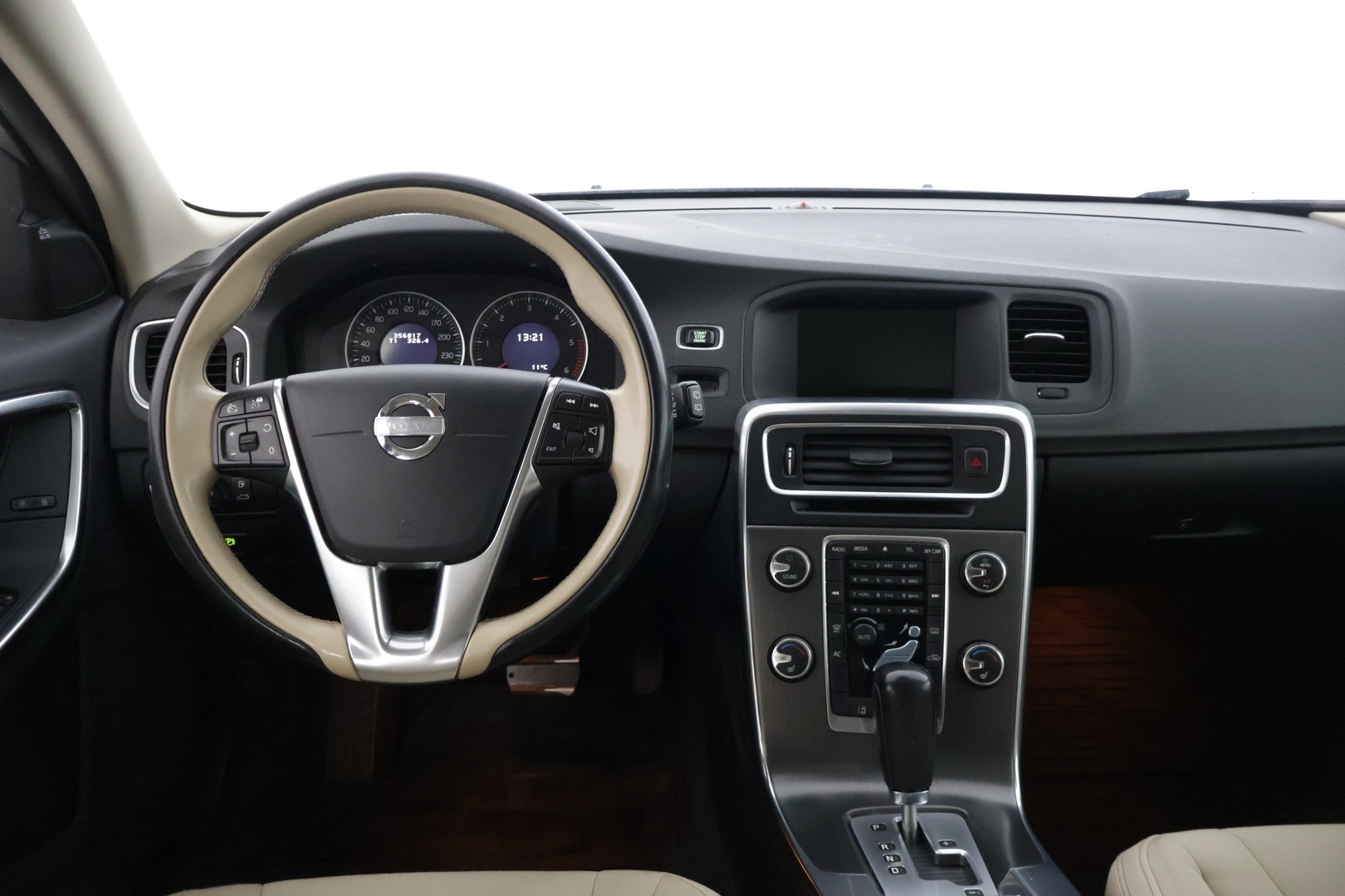 VOLVO V60 2011