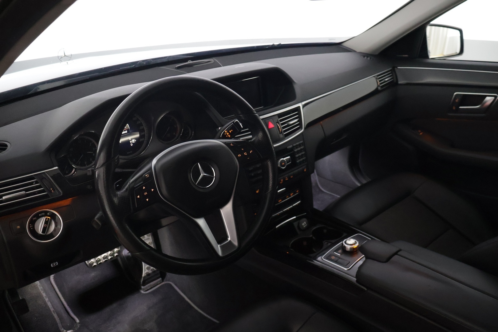 MERCEDES-BENZ E 2012