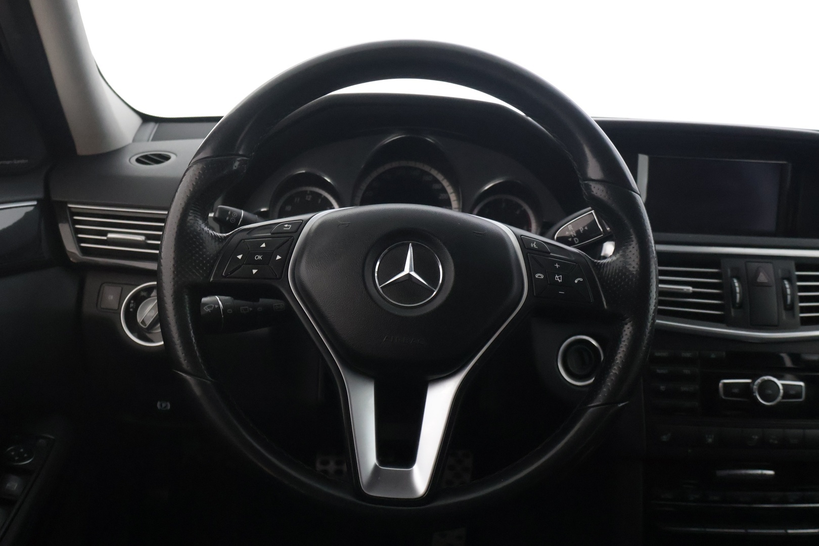 MERCEDES-BENZ E 2012
