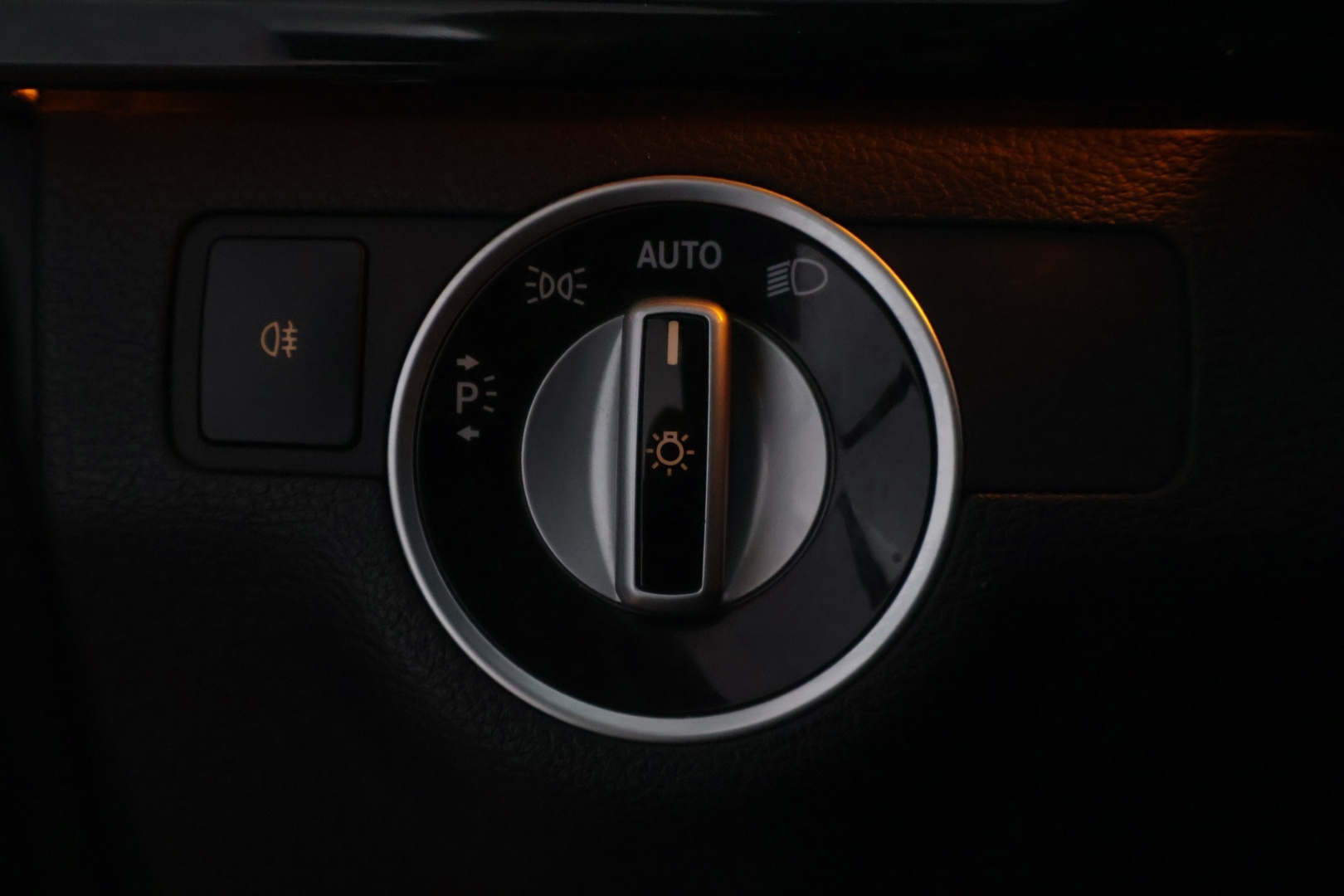 MERCEDES-BENZ E 2012