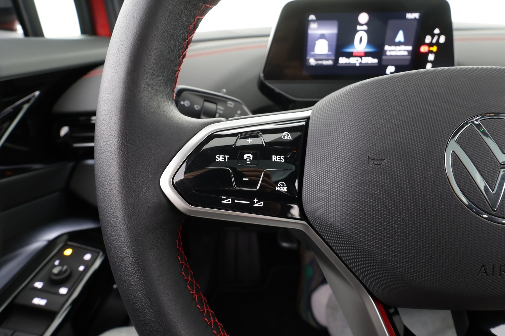 VOLKSWAGEN ID.4 2025