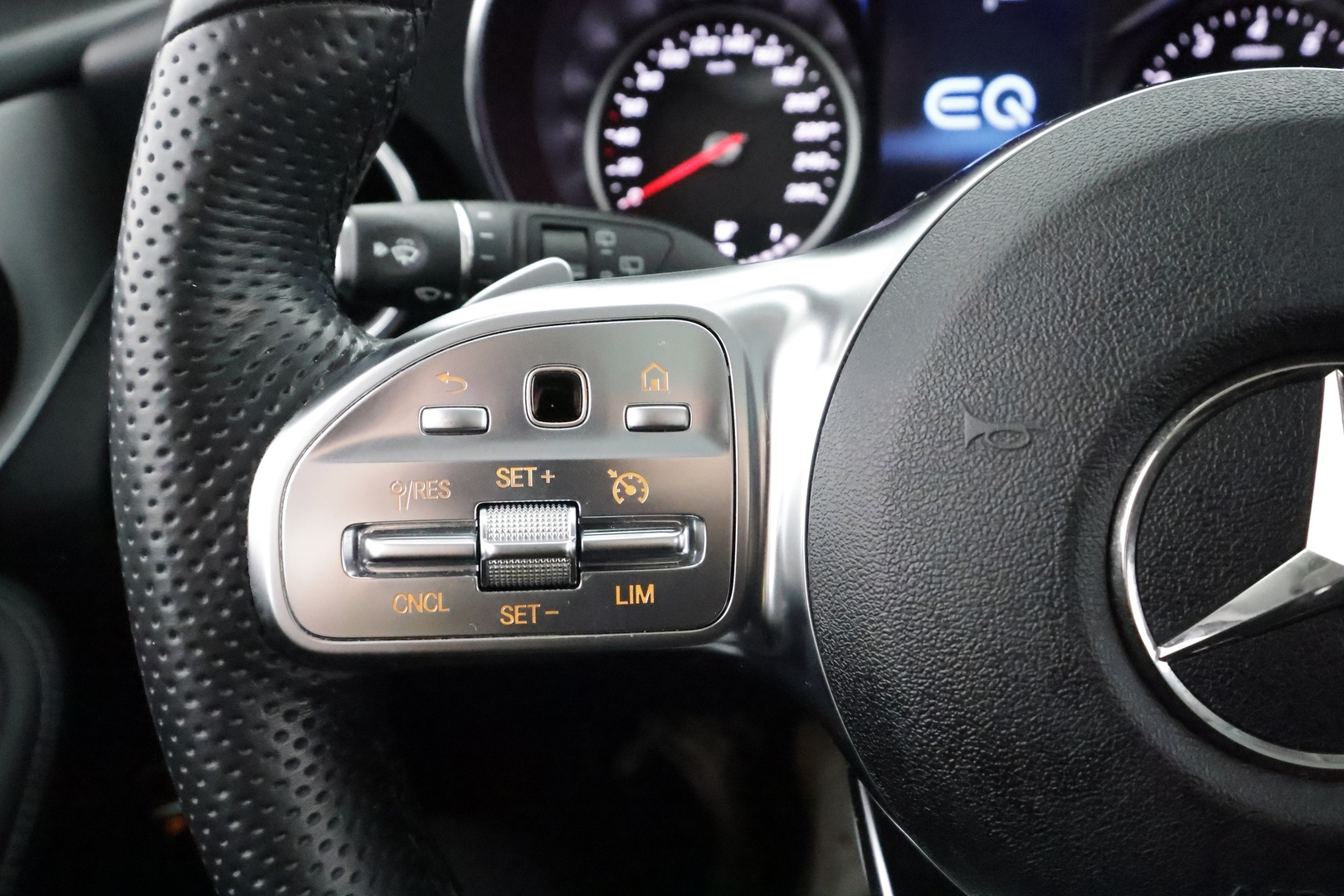 MERCEDES-BENZ GLC 2022