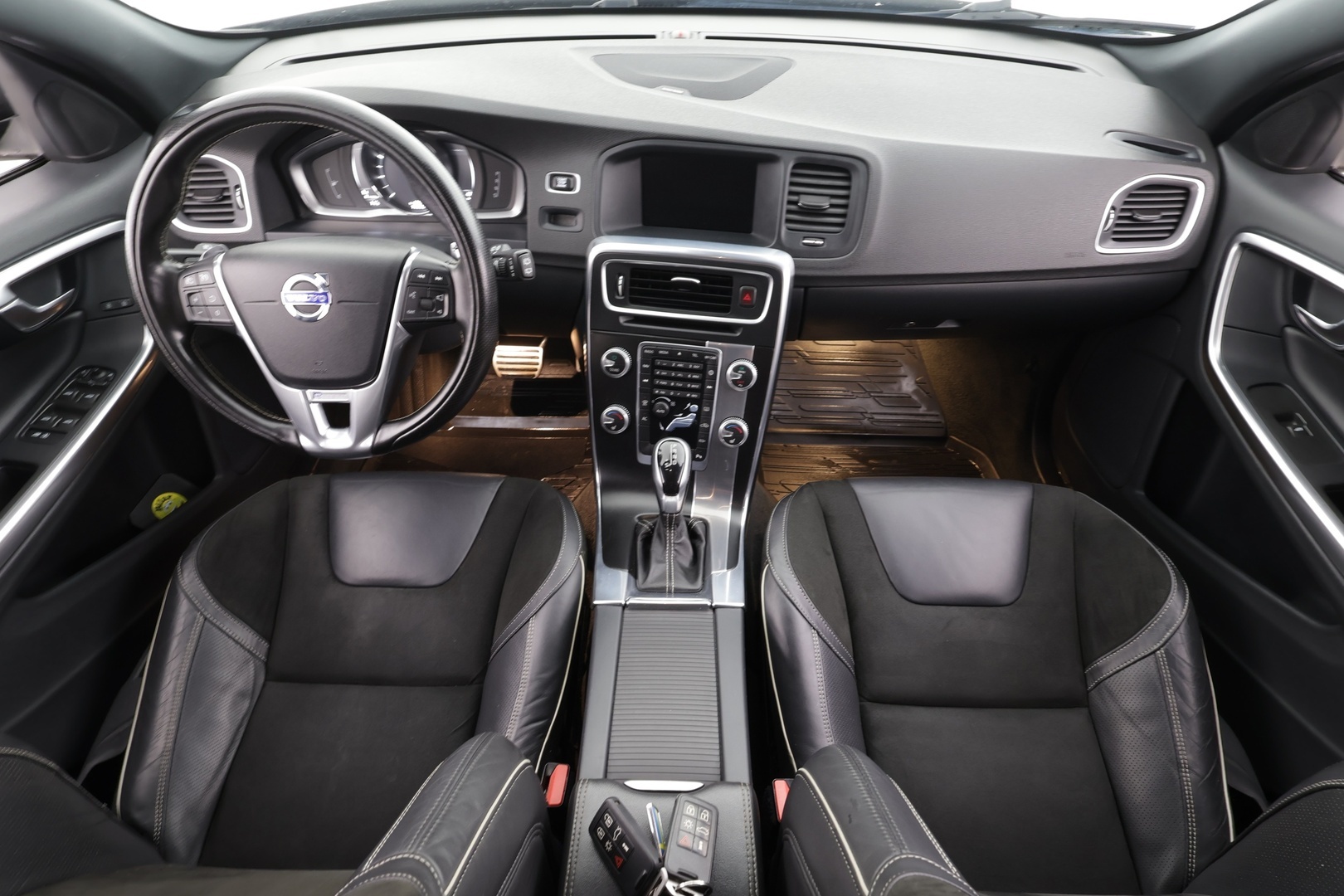 VOLVO V60 2017