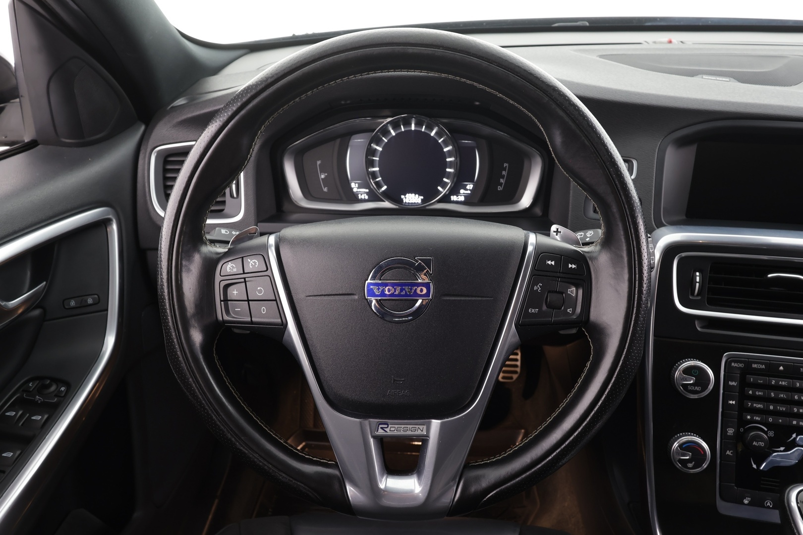 VOLVO V60 2017