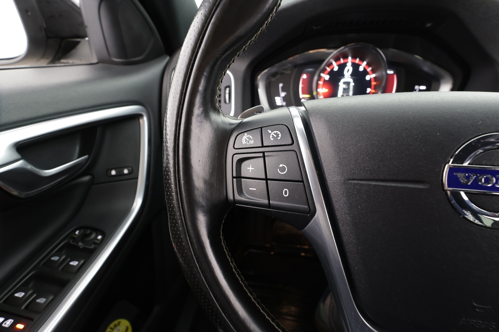 VOLVO V60 2017