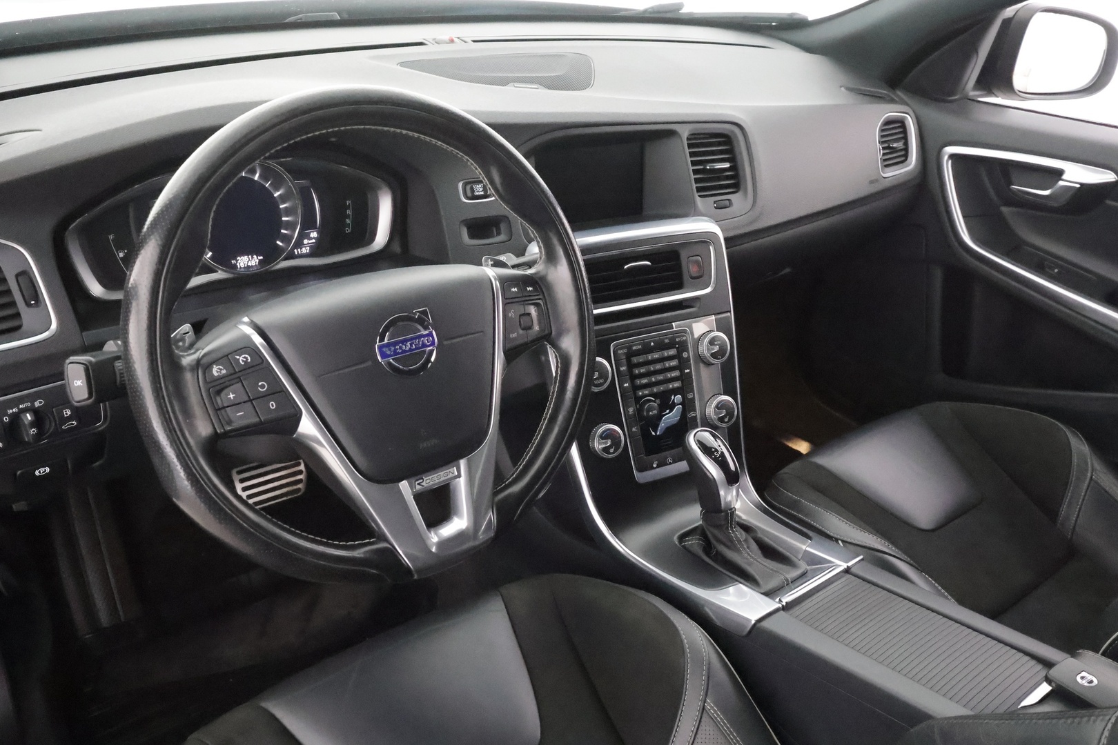 VOLVO V60 2017