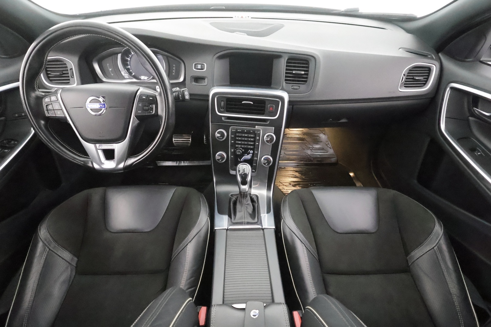 VOLVO V60 2017