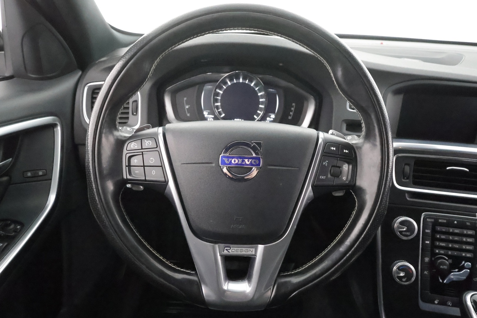 VOLVO V60 2017