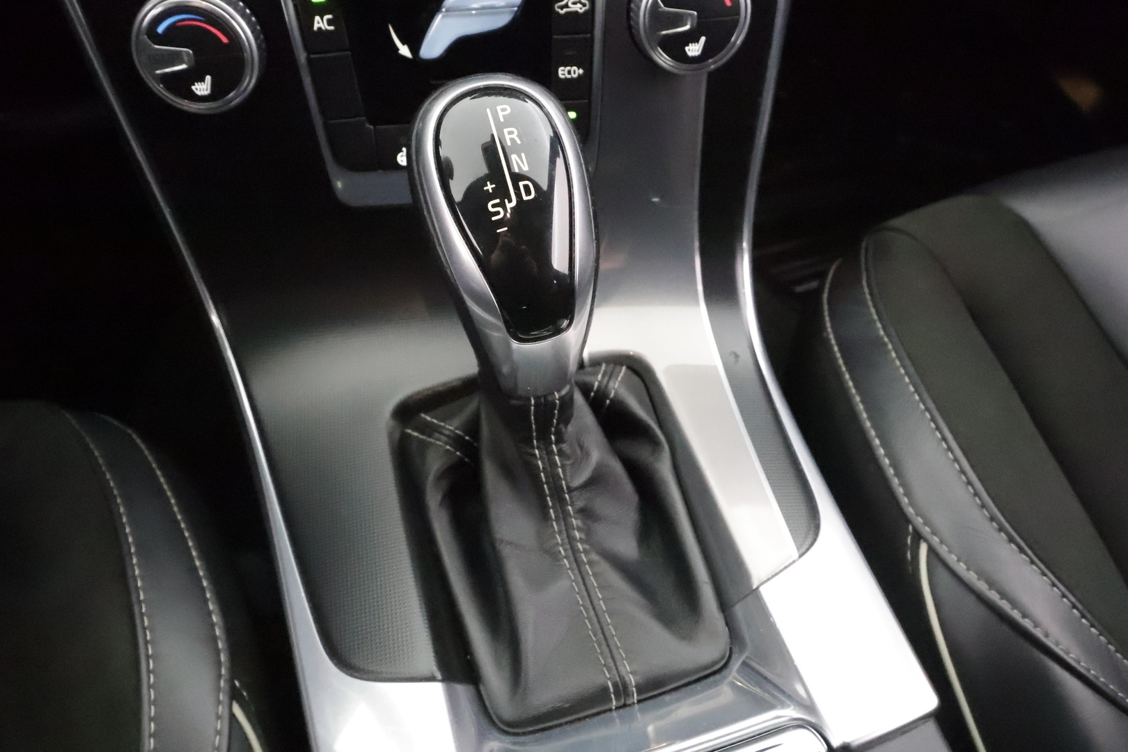 VOLVO V60 2017