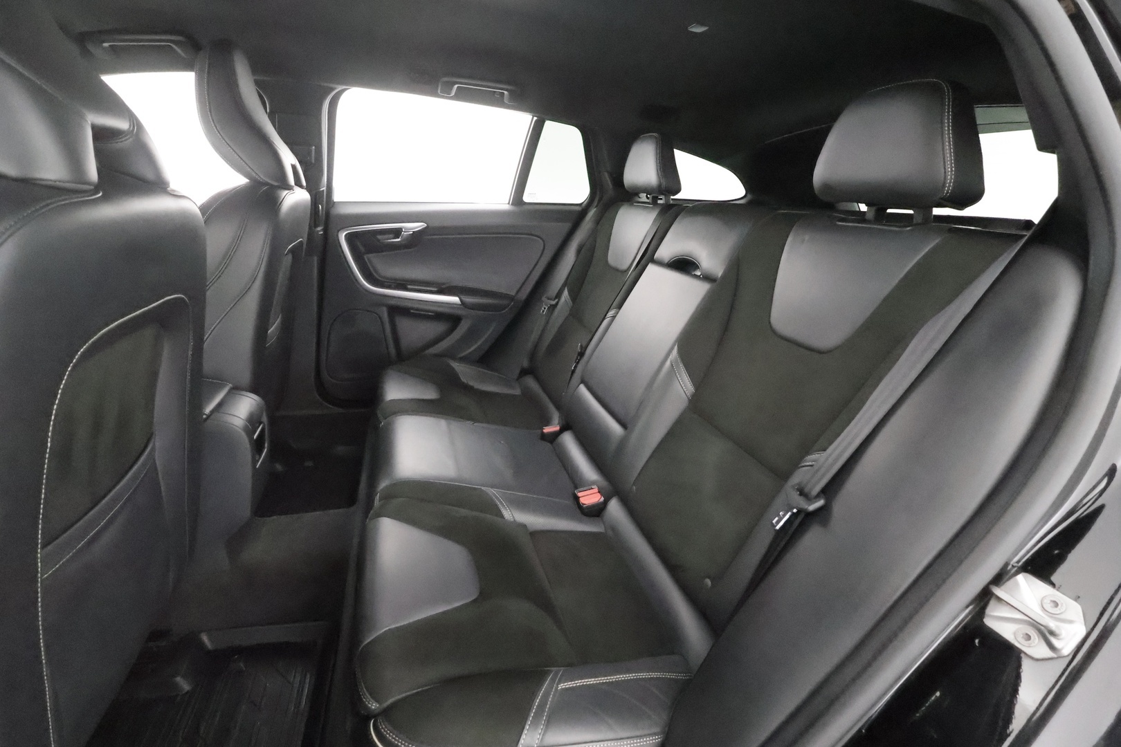 VOLVO V60 2017