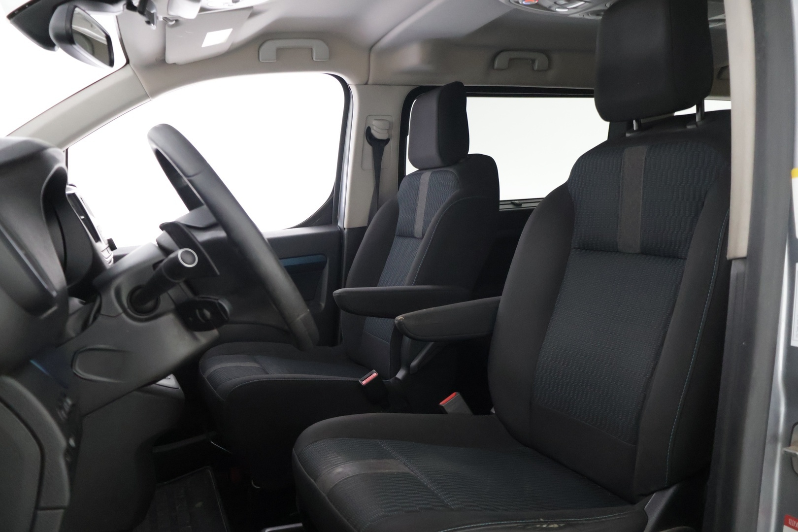 PEUGEOT Traveller 2020