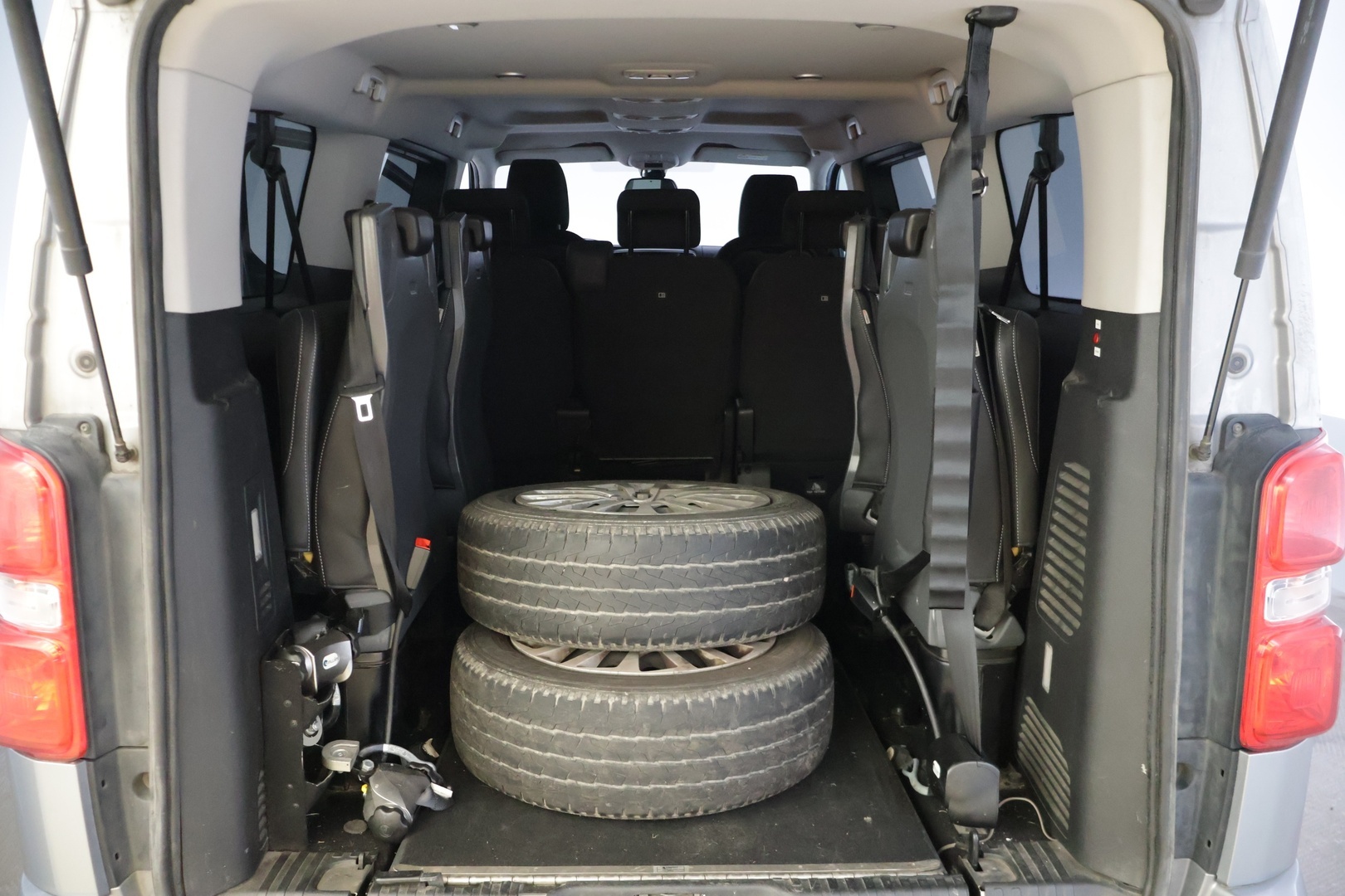 PEUGEOT Traveller 2020