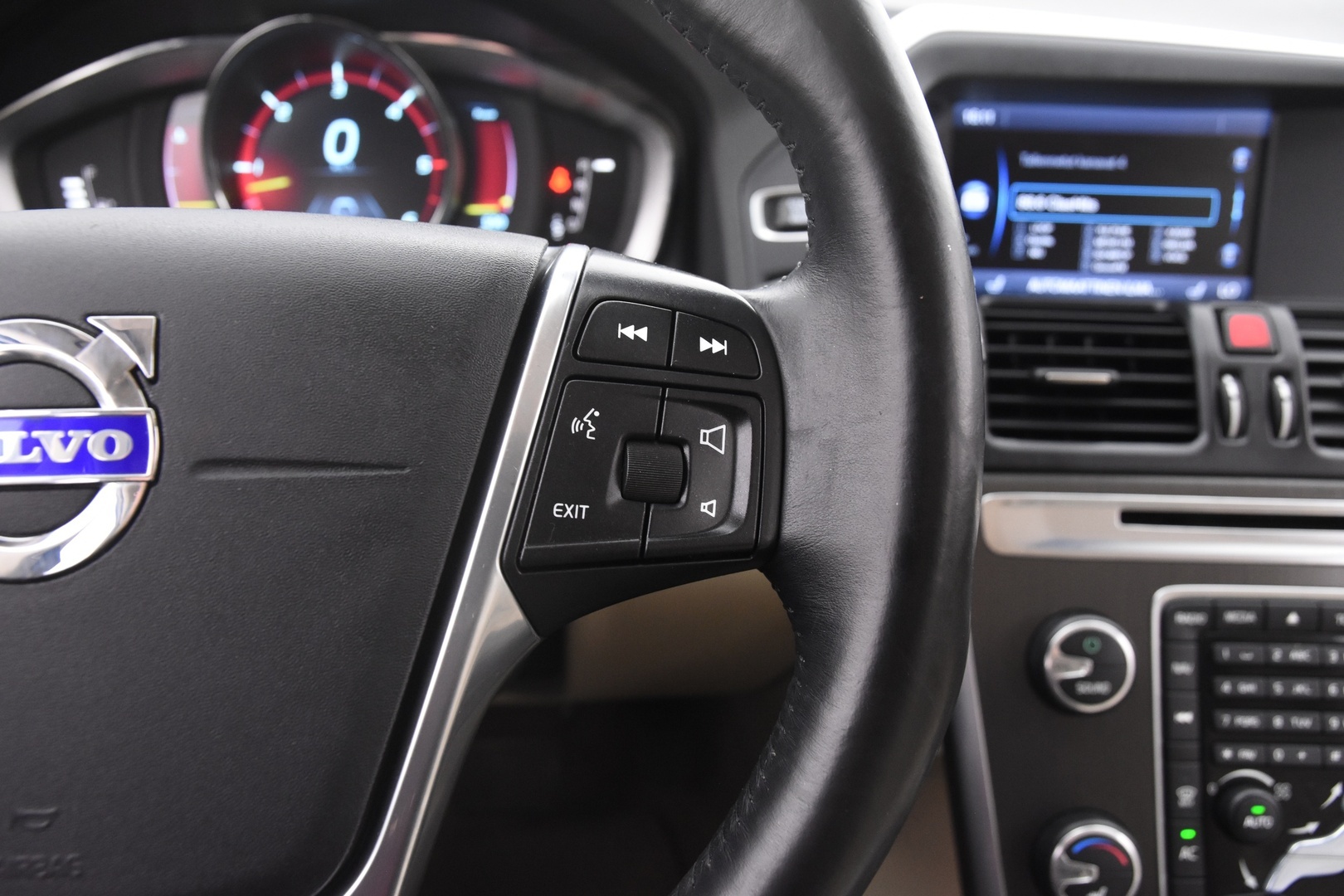 VOLVO XC60 2014