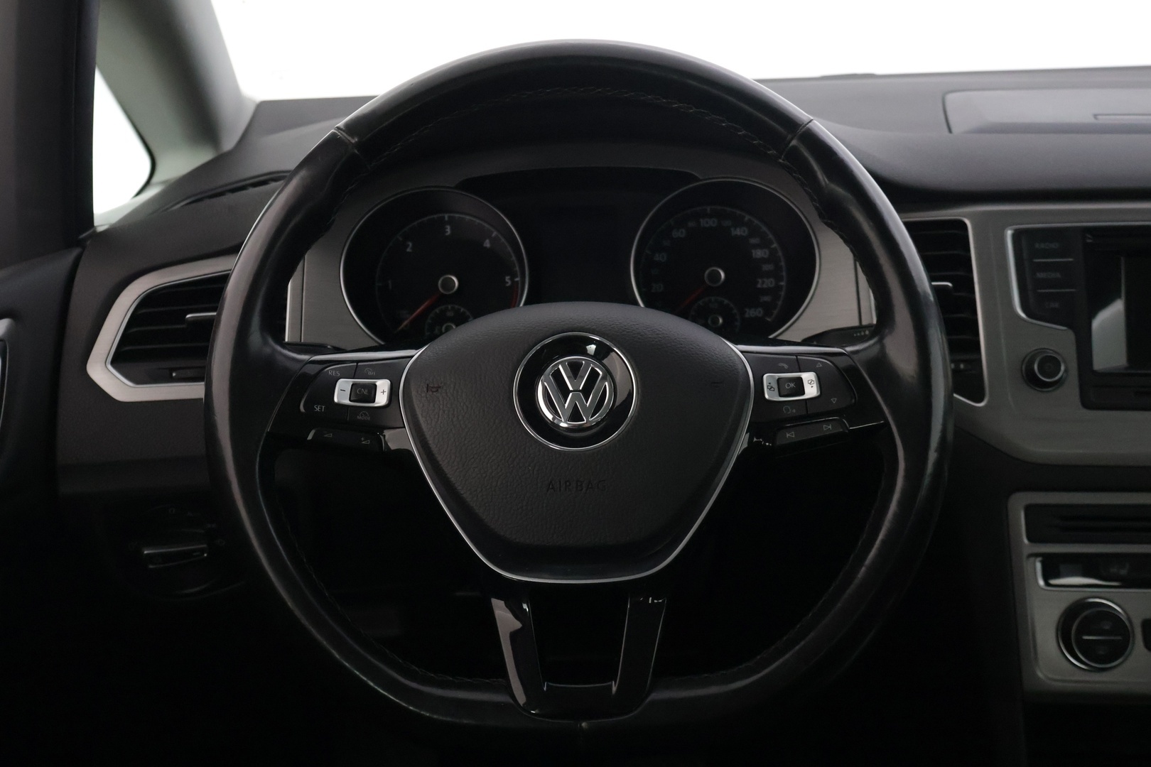 VOLKSWAGEN Golf Sportsvan 2016