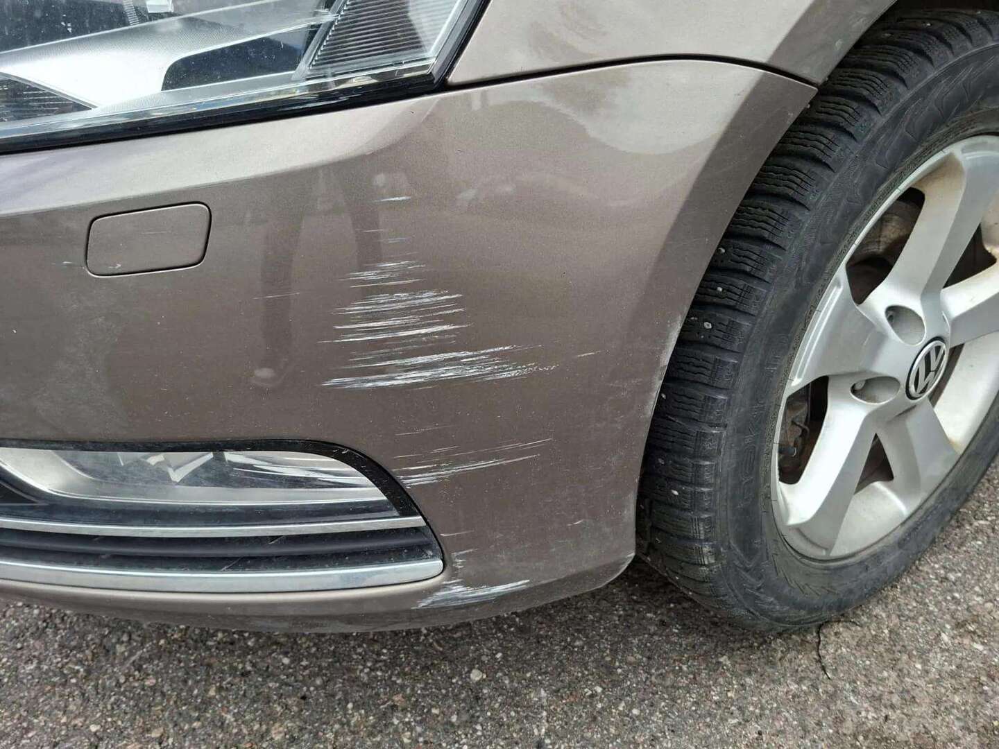 VOLKSWAGEN Passat 2011