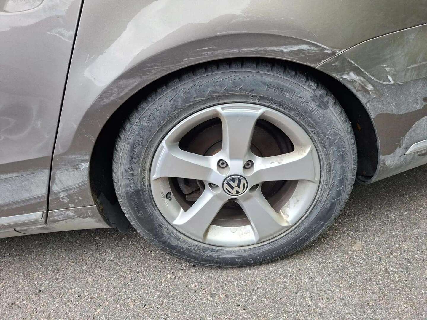 VOLKSWAGEN Passat 2011