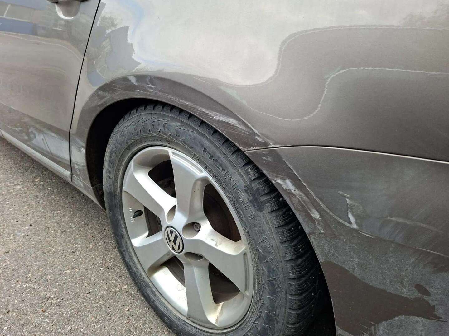 VOLKSWAGEN Passat 2011