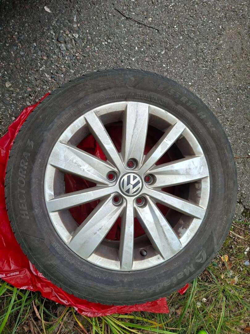 VOLKSWAGEN Passat 2011