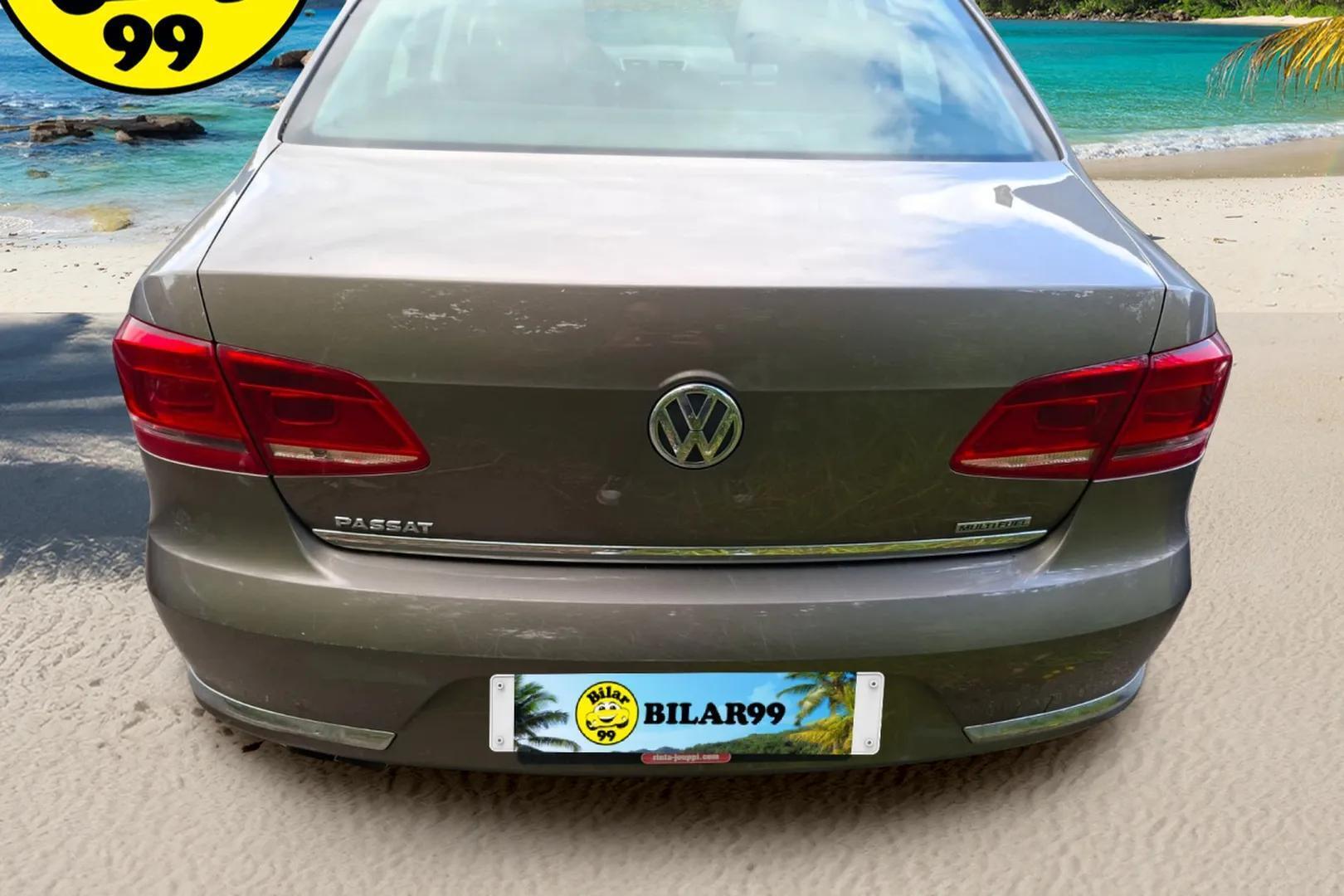 VOLKSWAGEN Passat 2011
