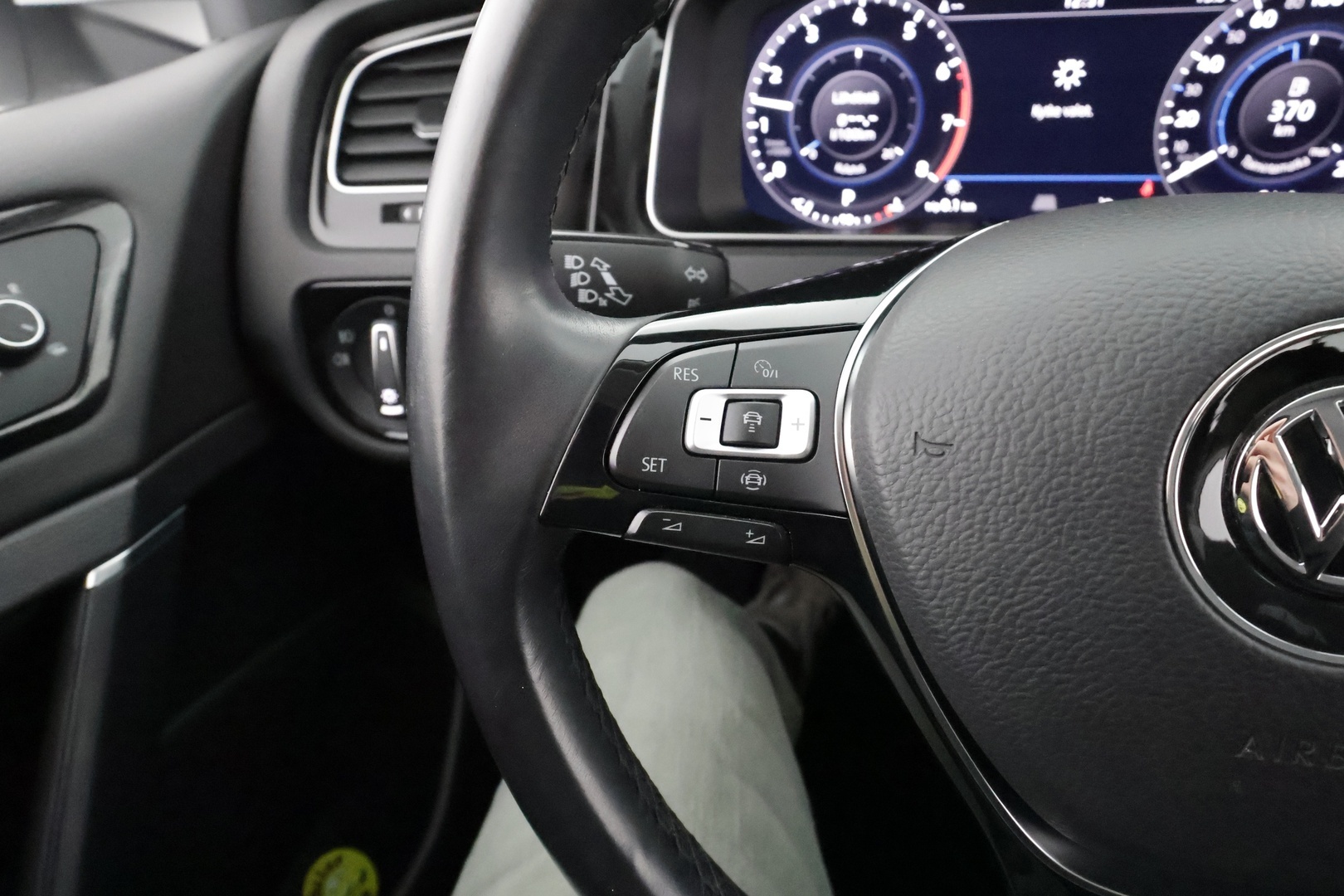 VOLKSWAGEN Golf 2019