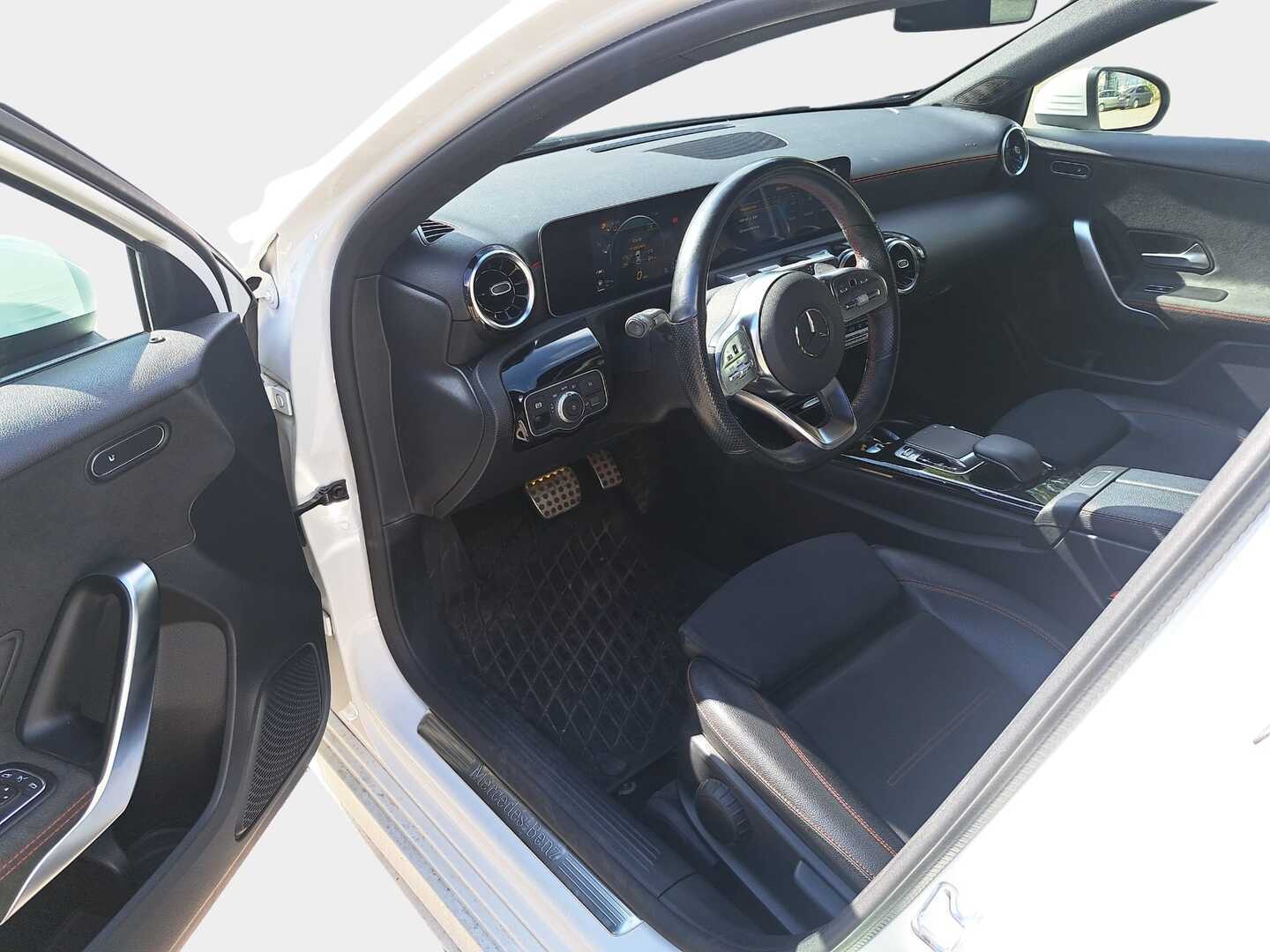 MERCEDES-BENZ A 2019