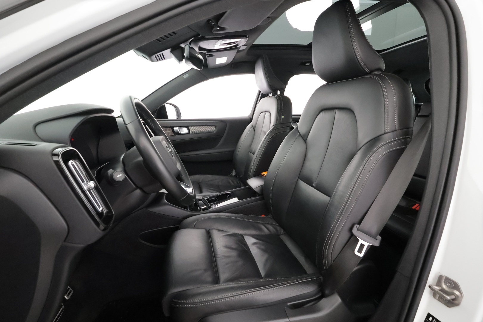 VOLVO XC40 2022