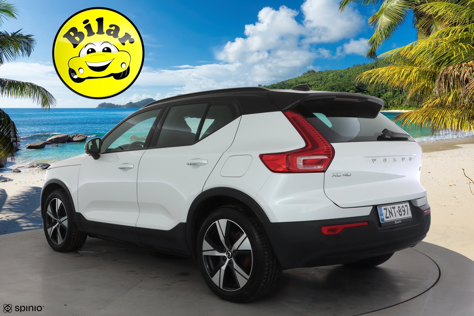 VOLVO XC40 2022