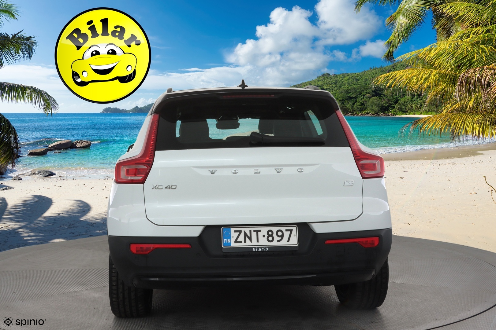 VOLVO XC40 2022