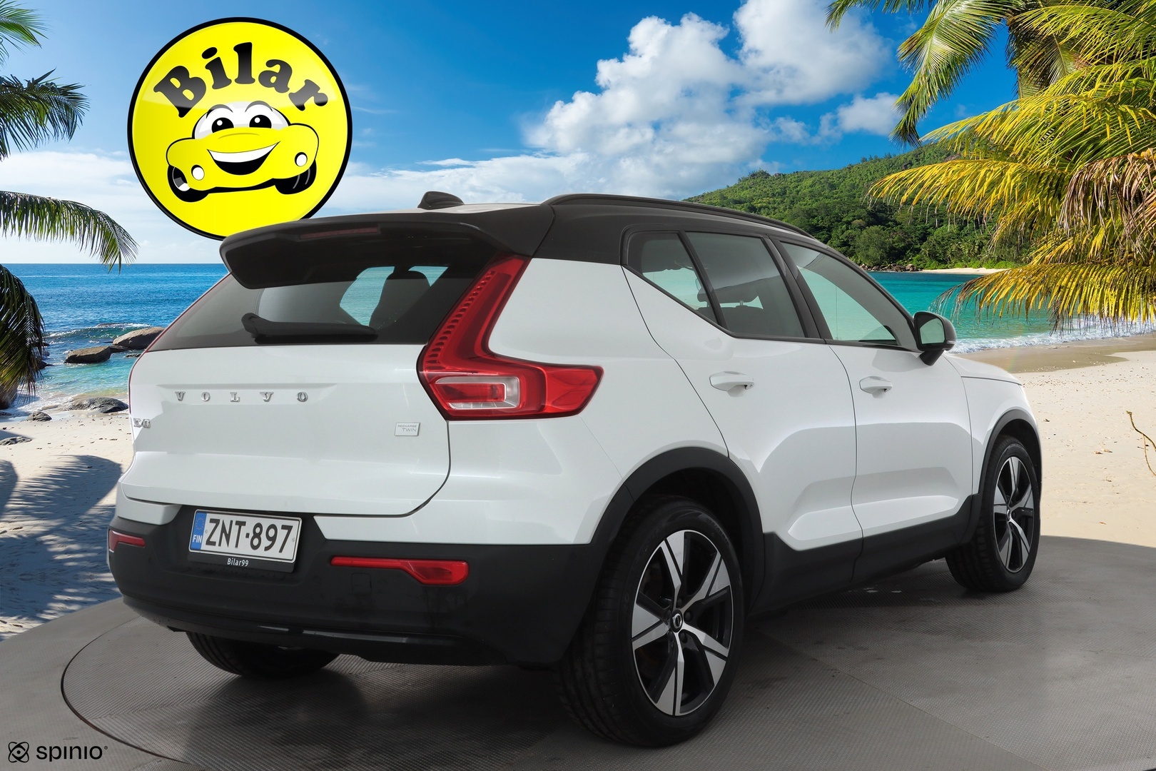 VOLVO XC40 2022
