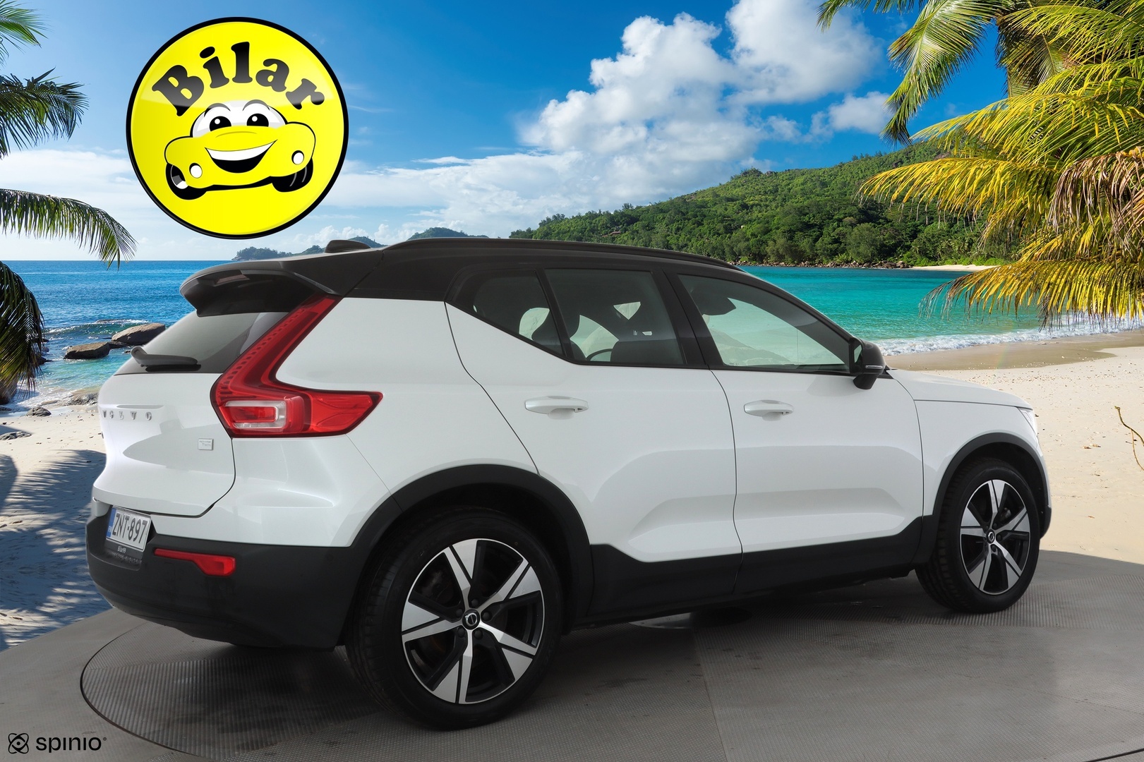 VOLVO XC40 2022