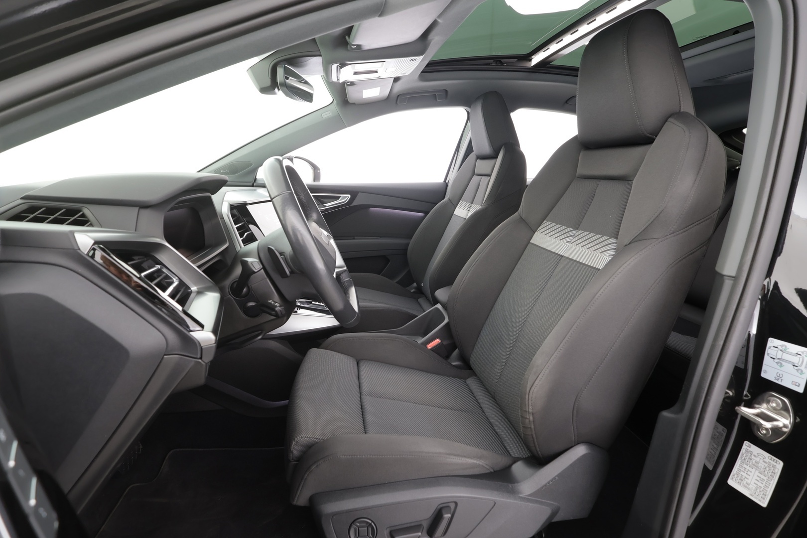 AUDI Q4 e-tron 2022