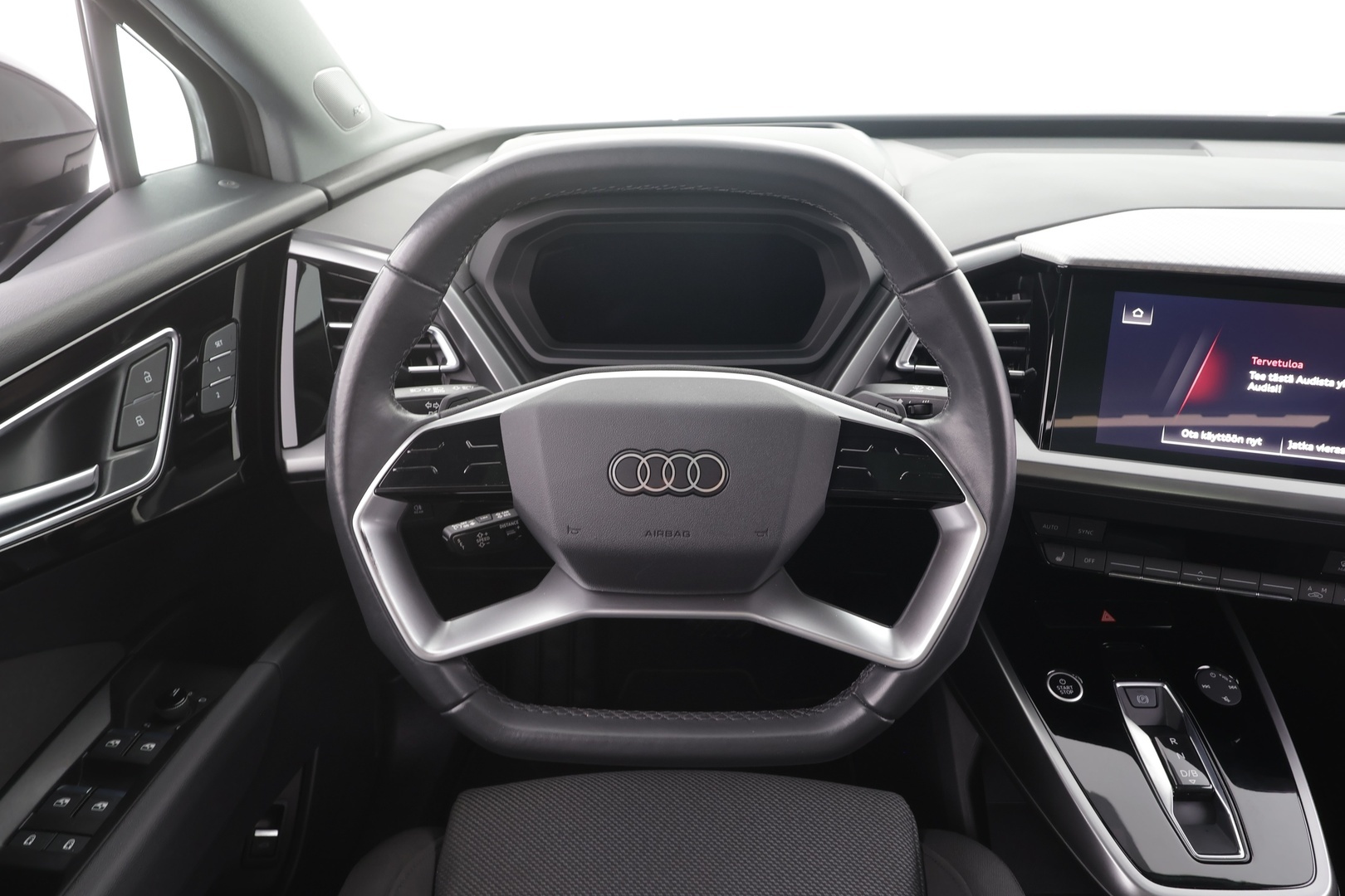 AUDI Q4 e-tron 2022