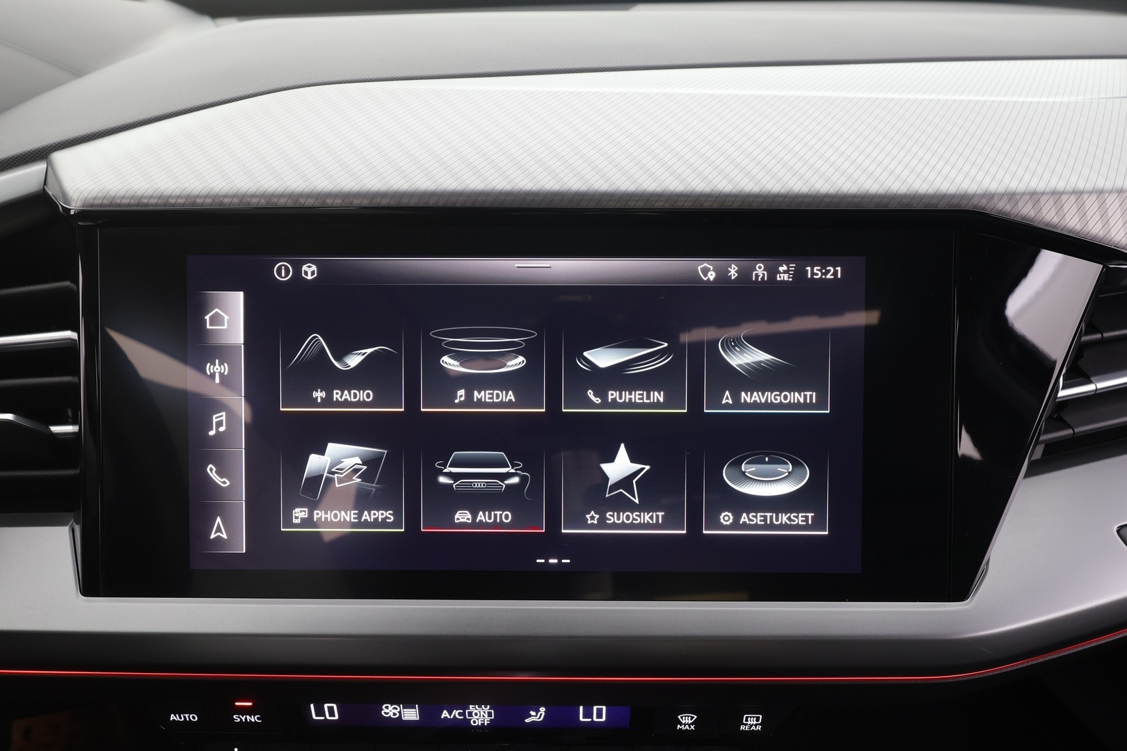 AUDI Q4 e-tron 2022