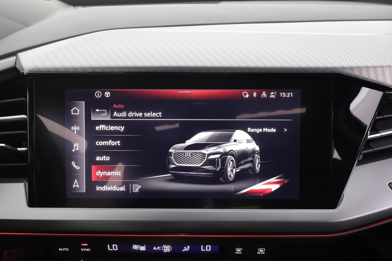 AUDI Q4 e-tron 2022