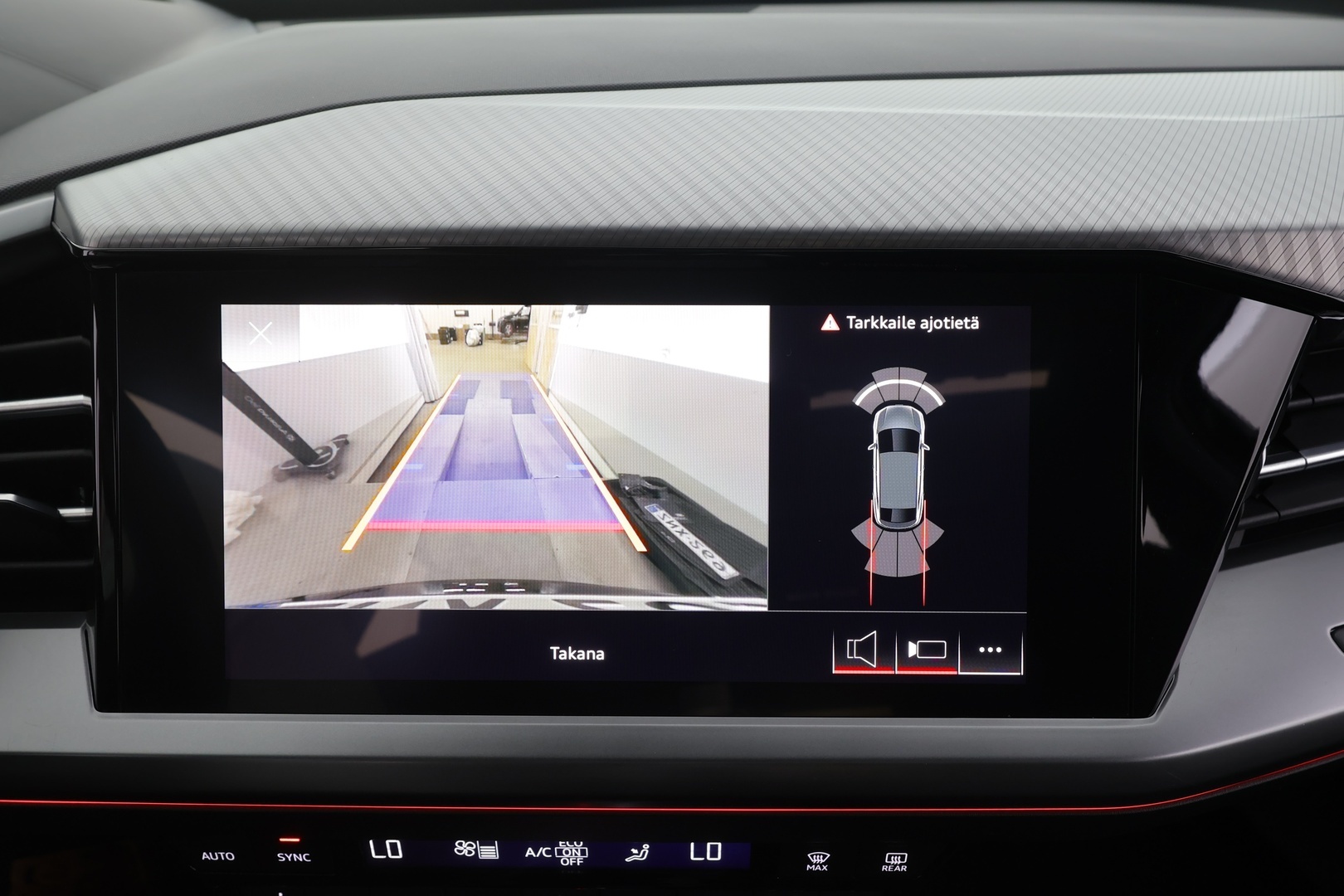 AUDI Q4 e-tron 2022