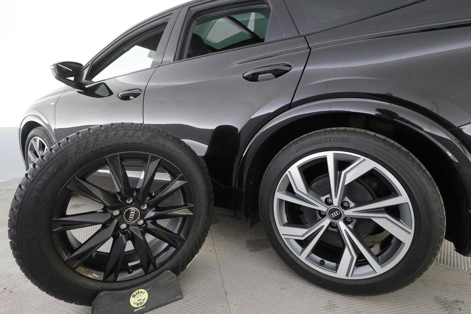 AUDI Q4 e-tron 2022