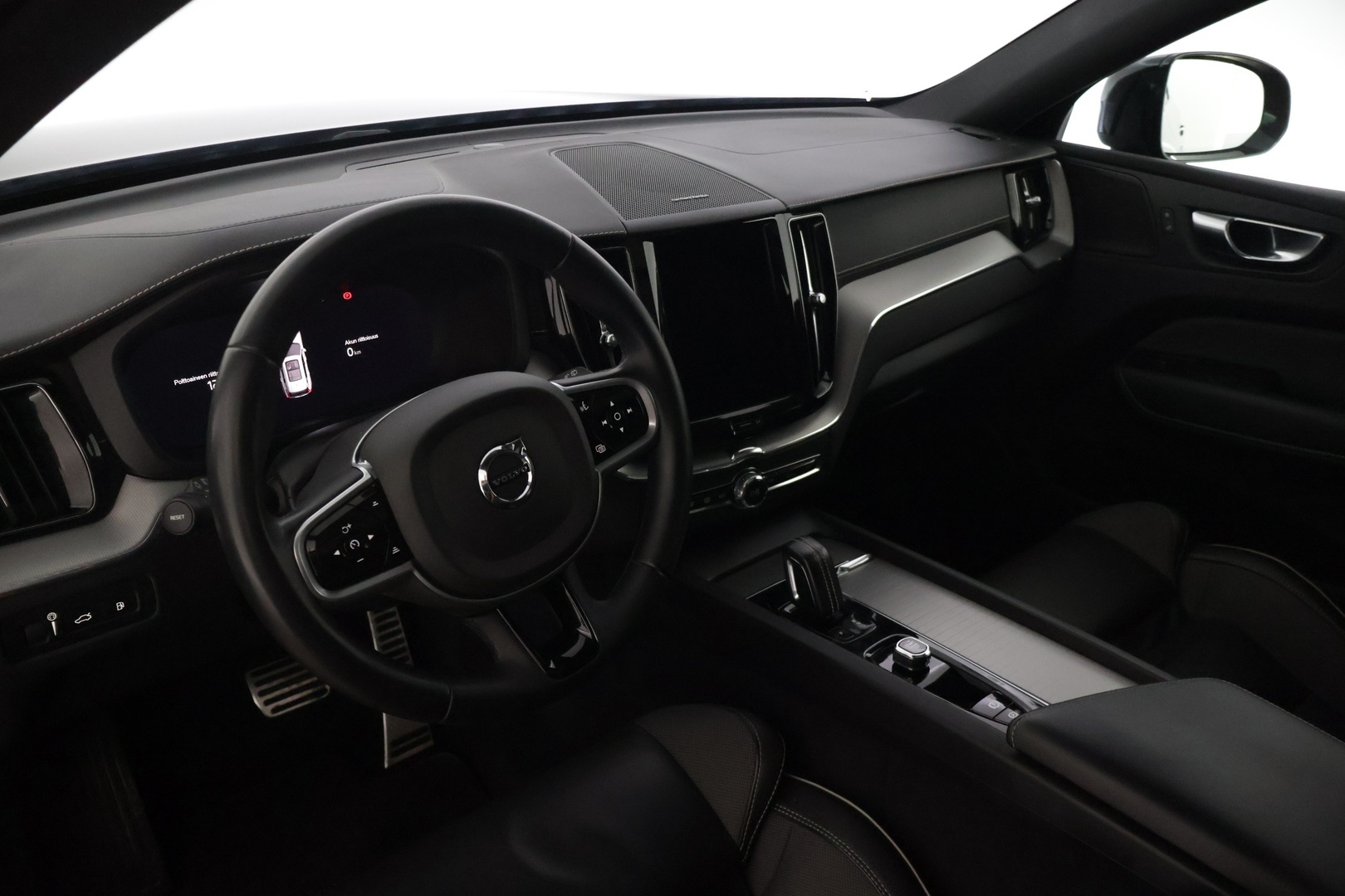 VOLVO XC60 2022