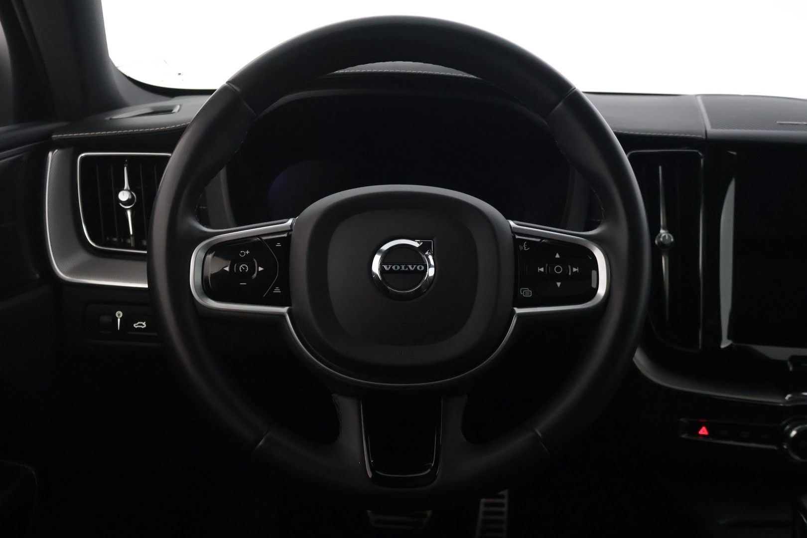 VOLVO XC60 2022
