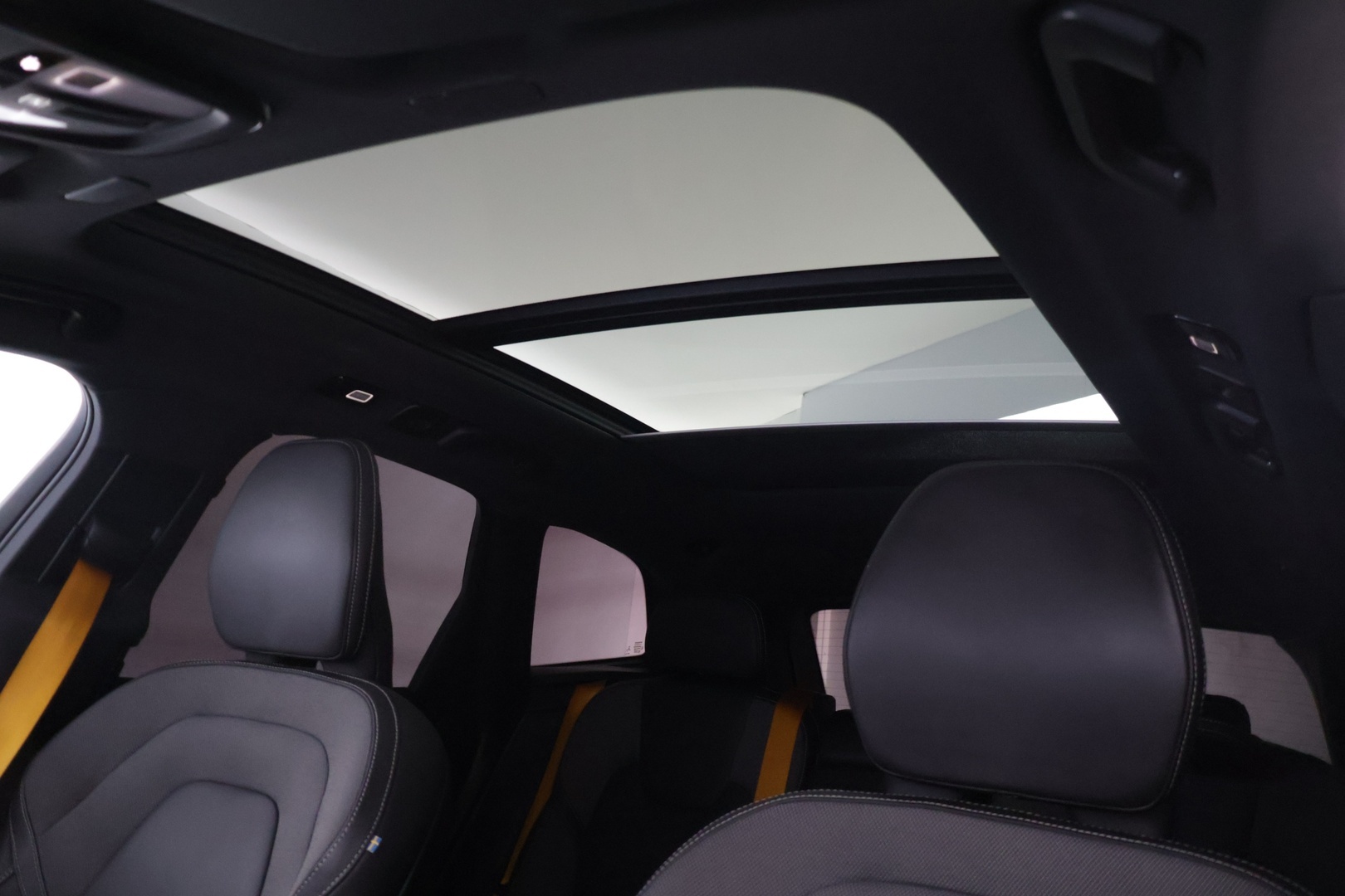 VOLVO XC60 2022