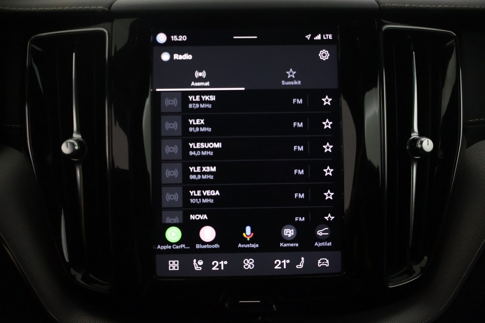 VOLVO XC60 2022