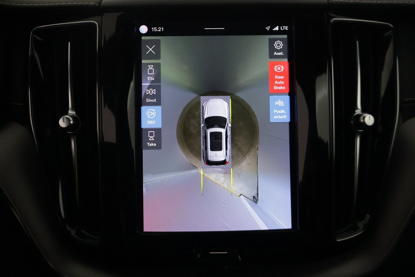 VOLVO XC60 2022