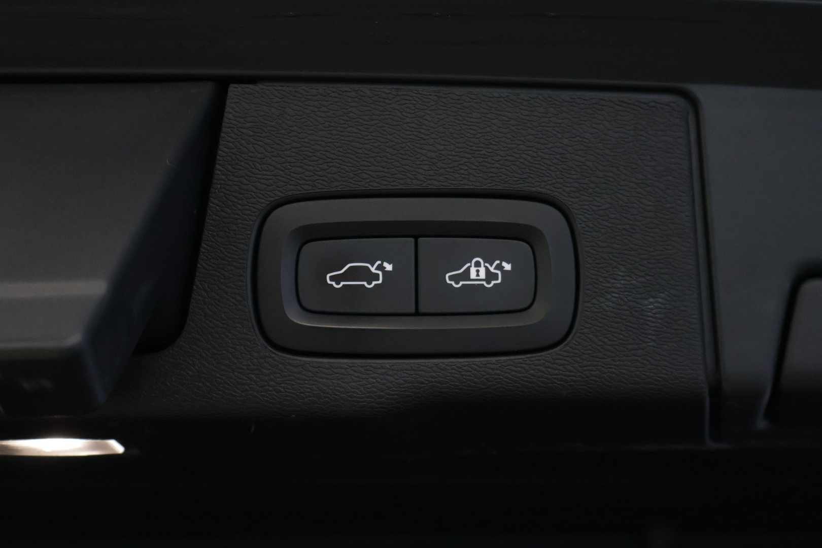 VOLVO XC60 2022