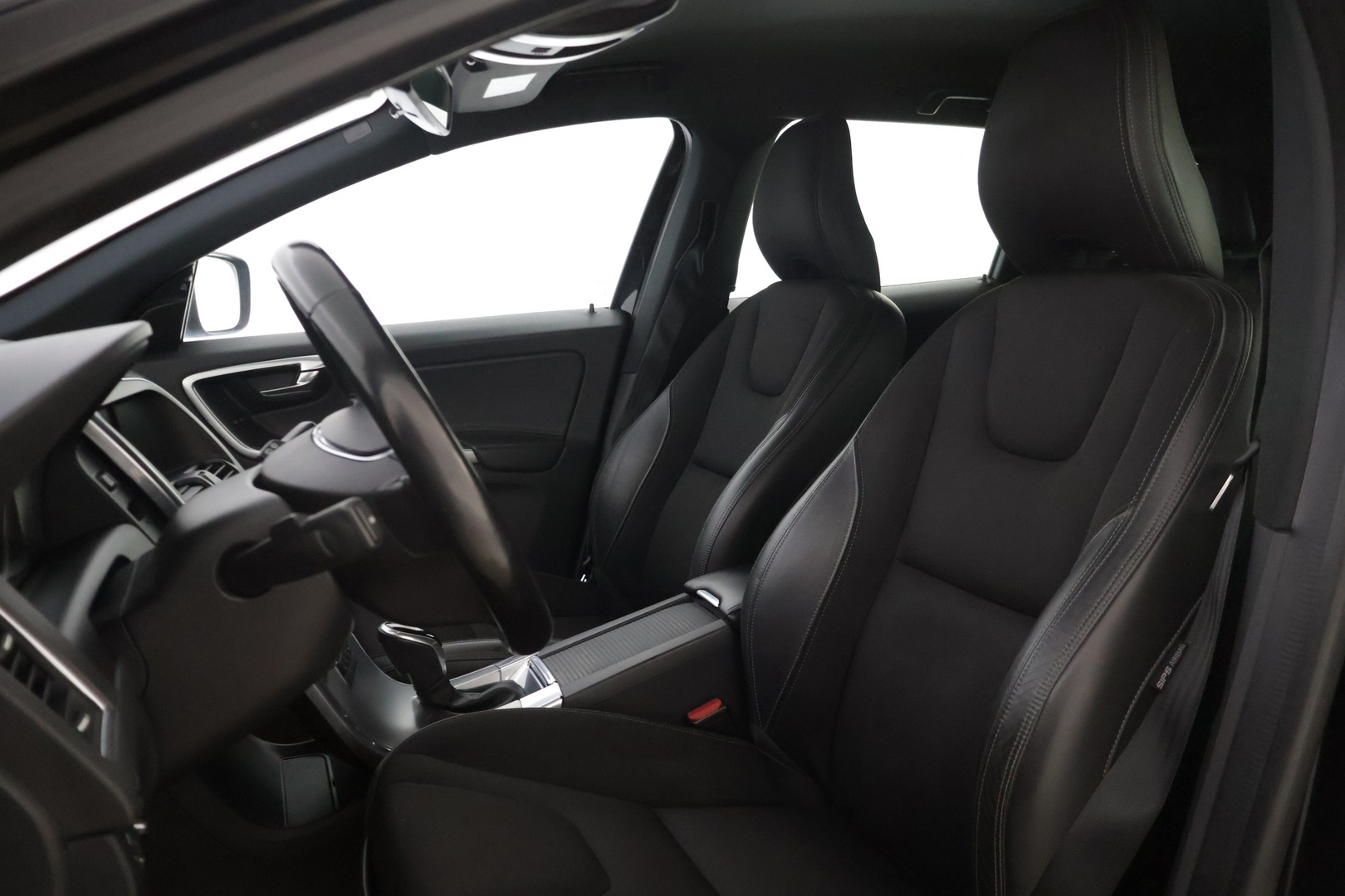VOLVO XC60 2017